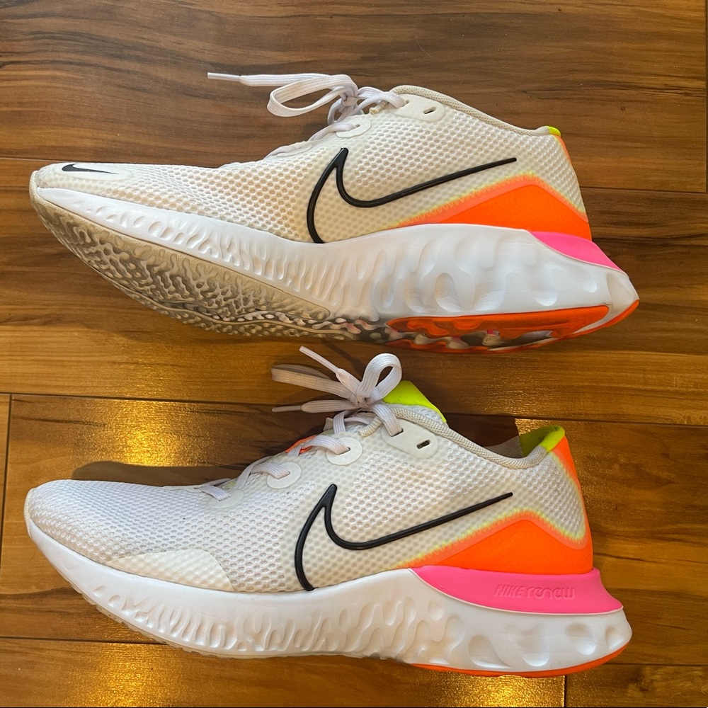 Nike Renew Run white pink blast